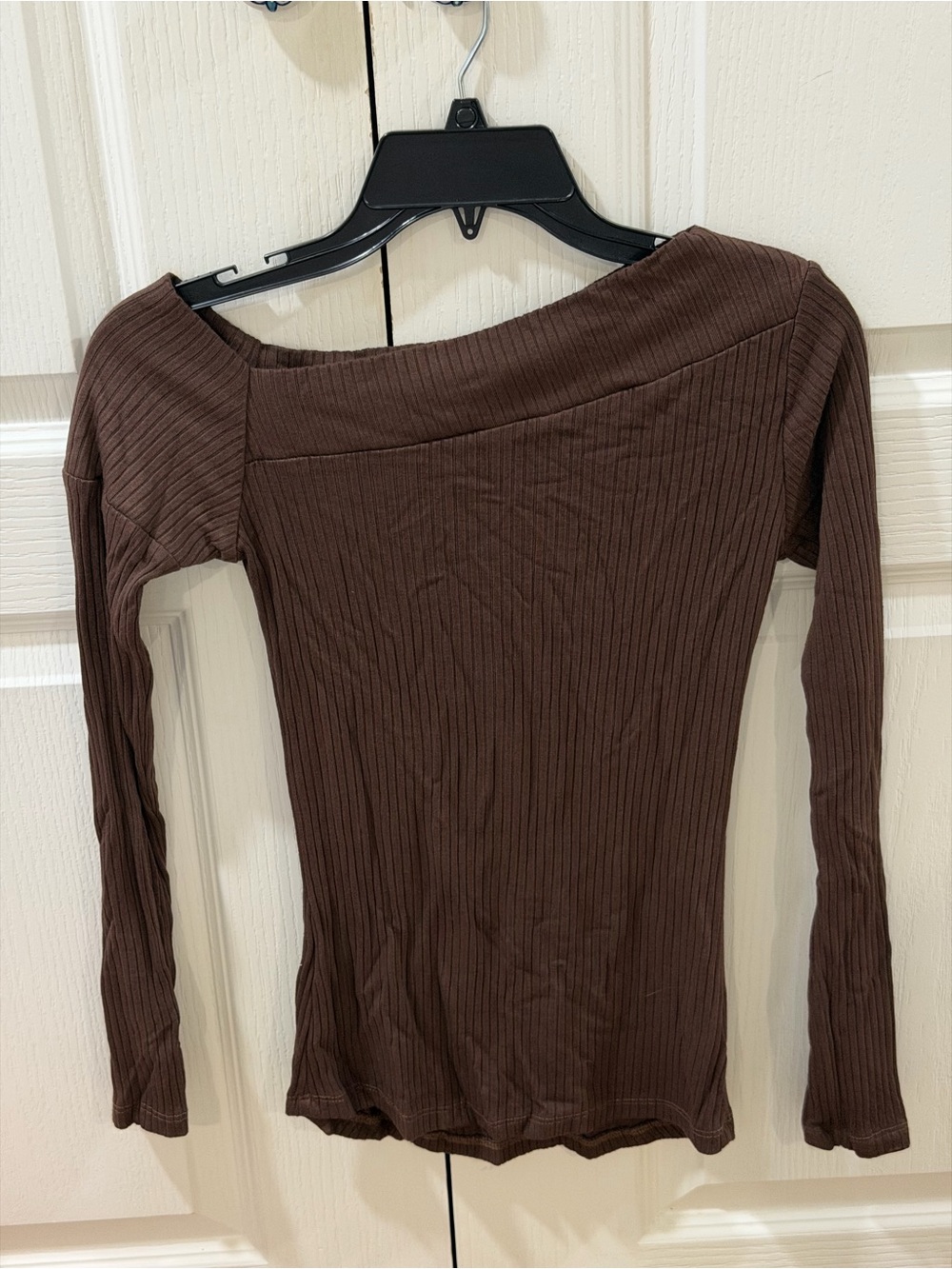 Michael Lauren Brown Ribbed Off-Shoulder Long Sleeve Top